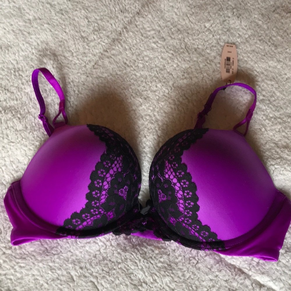 34c Vs miraculous plunge push up bra! Brand new!